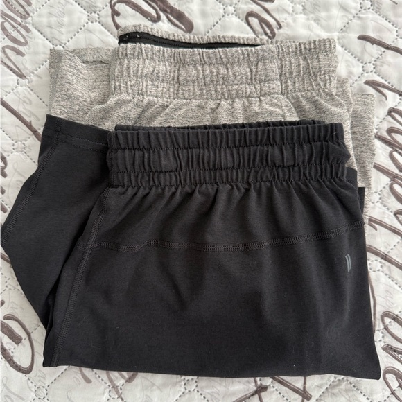 NOBULL Knit 7” Shorts Black and White Heather - Picture 1 of 11